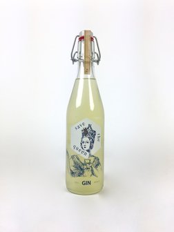 Save The Queen Gin